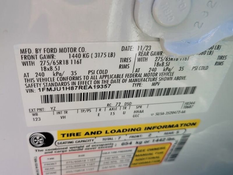 Used 2024 Ford Expedition XLT image 20