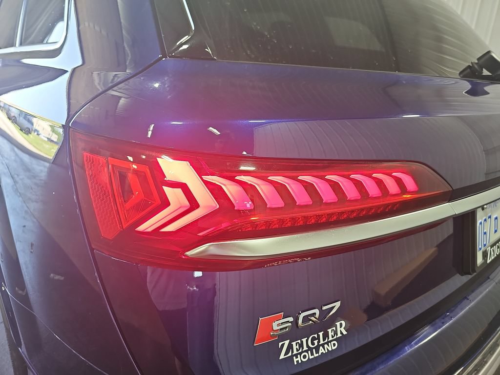 Used 2024 Audi SQ7 Prestige AWD/4WD image 36