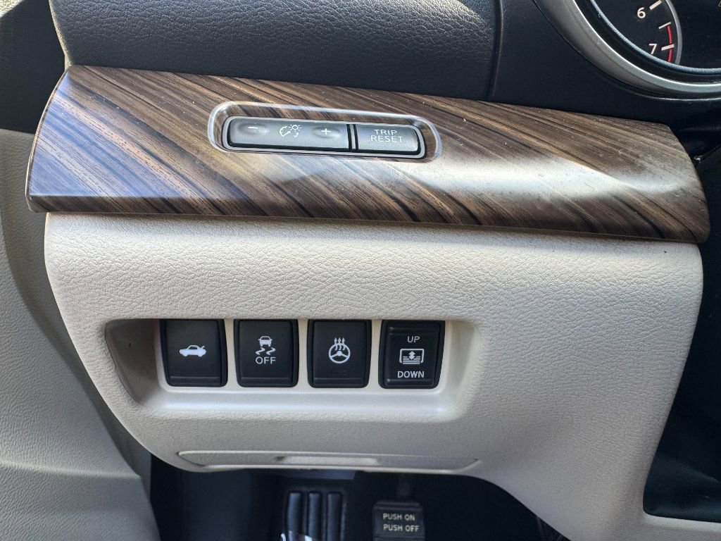 Used 2016 Nissan Maxima Platinum image 17