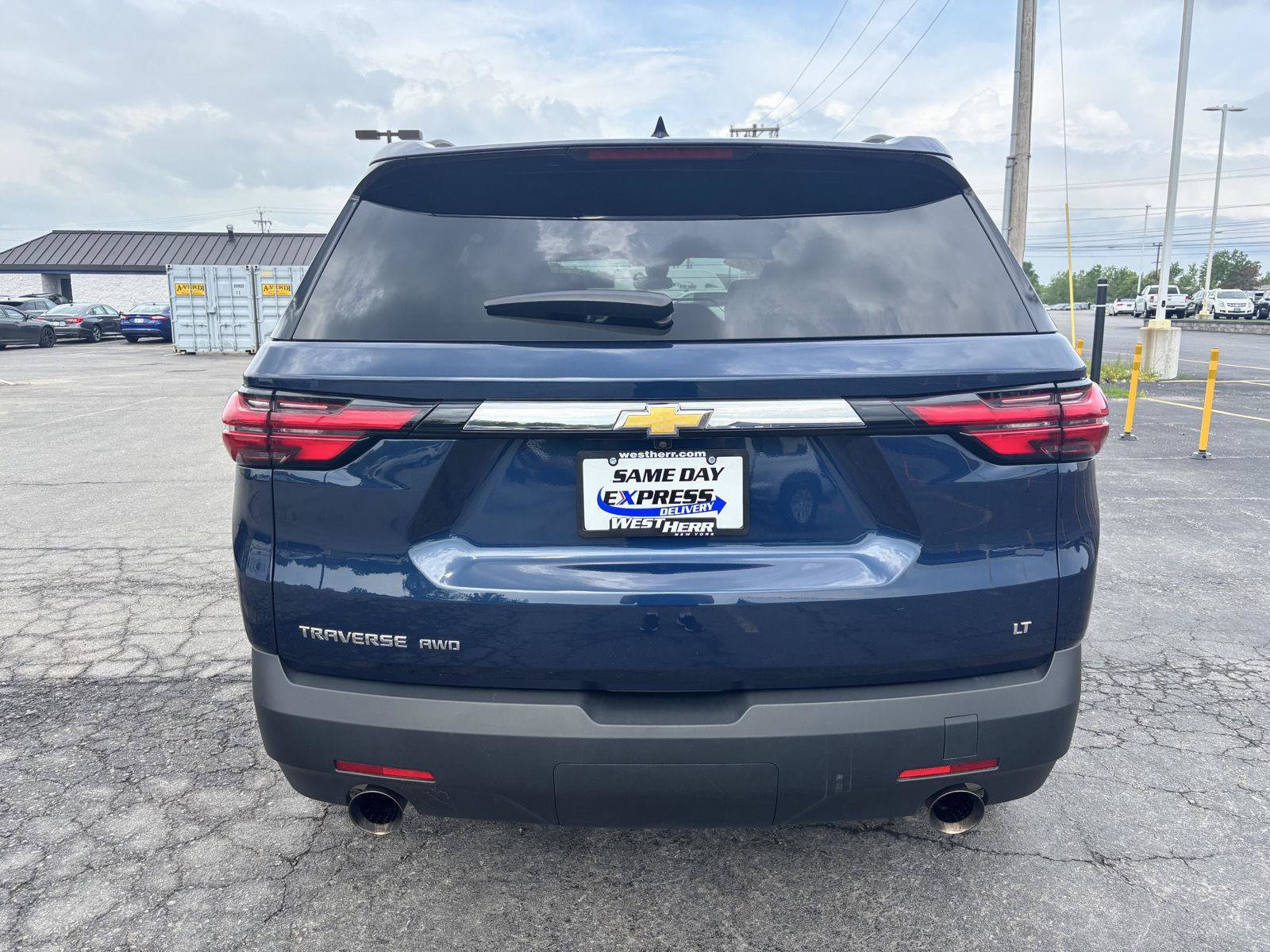 Used 2023 Chevrolet Traverse LT AWD/4WD image 6
