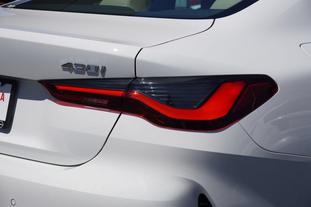 Used 2025 BMW 430i Coupe w/ Premium Package RWD image 12