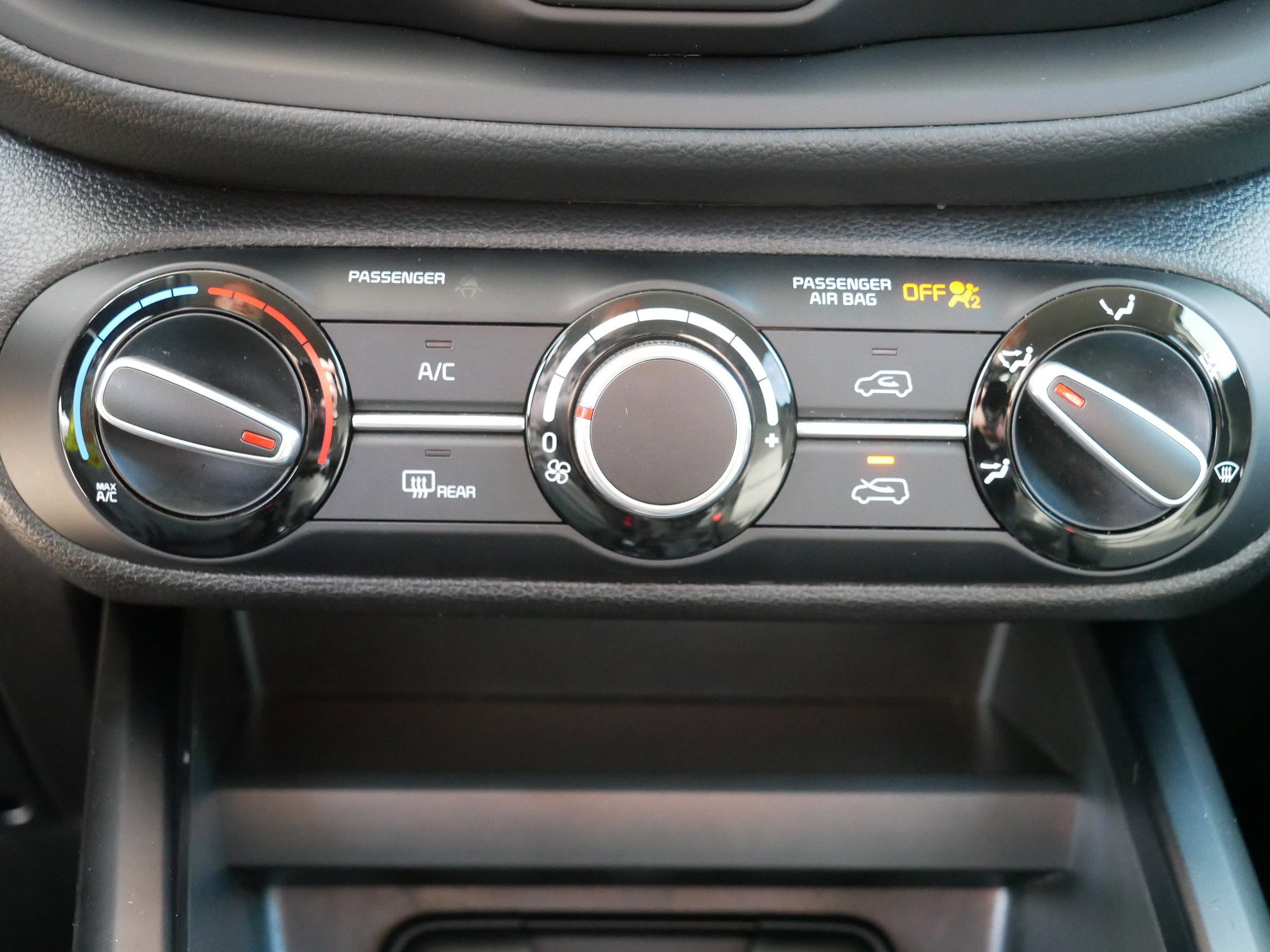 Certified 2025 Kia Soul LX w/ LX Technology Package FWD image 23
