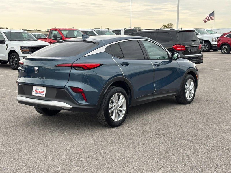 Used 2025 Buick Envista Preferred w/ Convenience I Package image 3