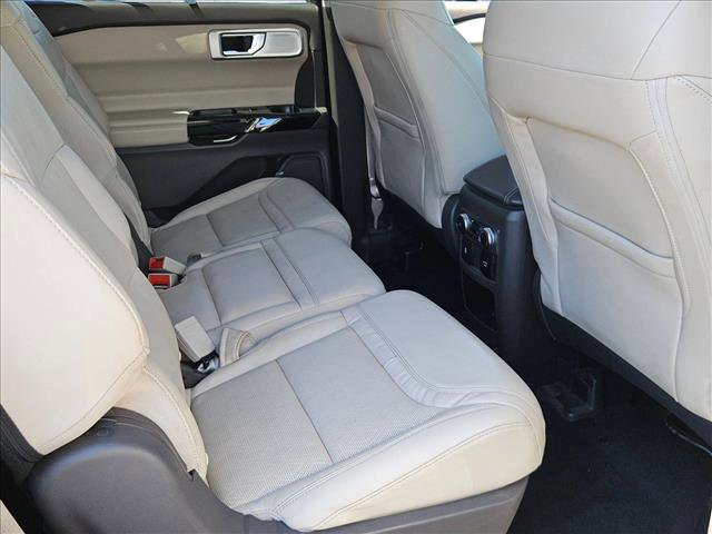 Used 2021 Ford Explorer Platinum w/ Equipment Group 601A AWD/4WD image 28
