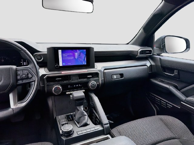 Used 2025 Toyota 4Runner SR5 AWD/4WD image 23