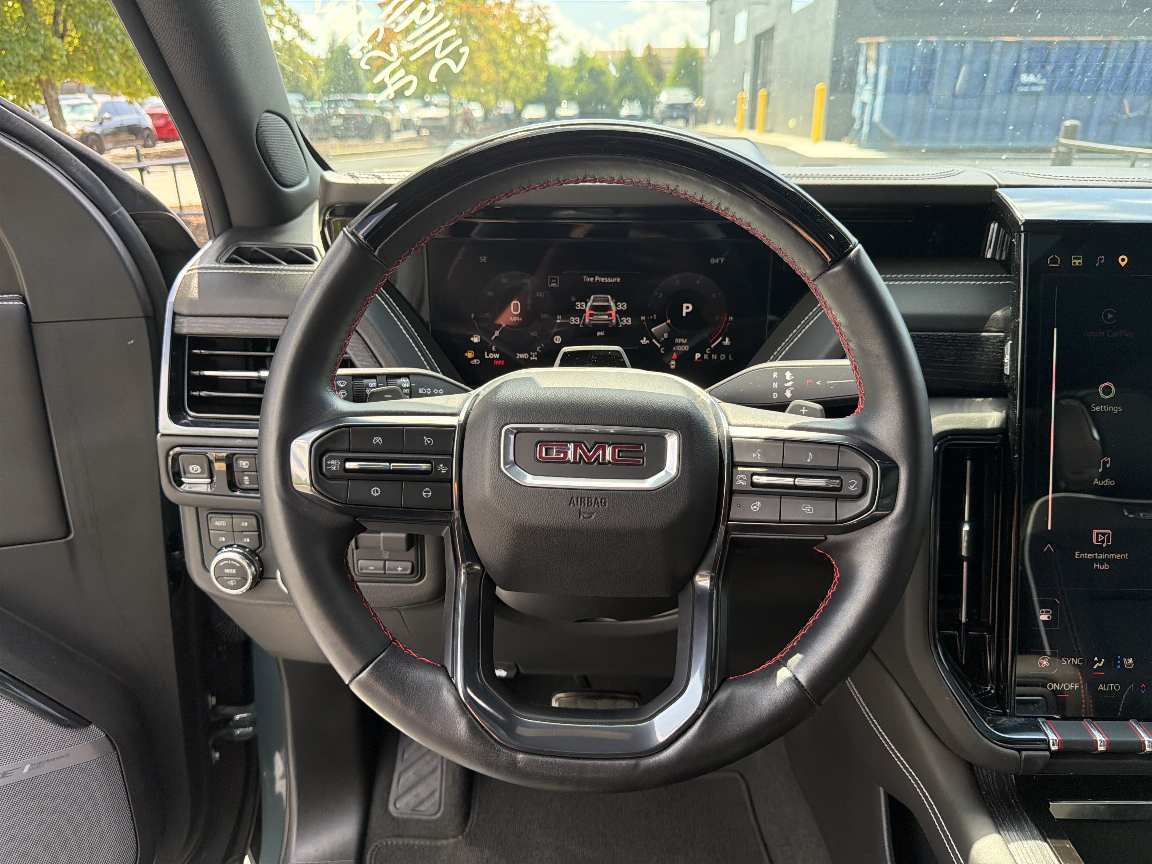 Used 2025 GMC Yukon AT4 Ultimate AWD/4WD image 18