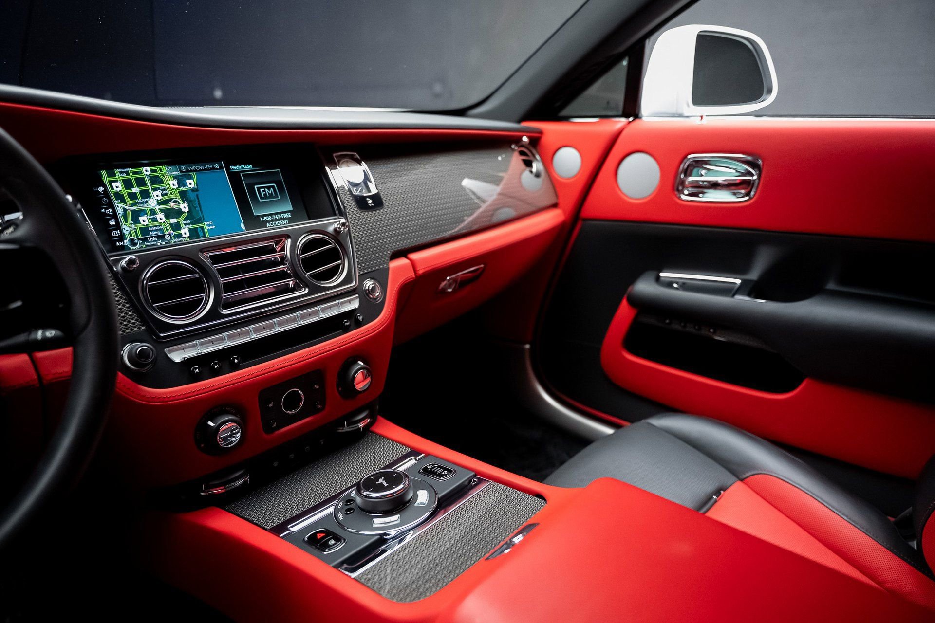 Used 2020 Rolls-Royce Wraith image 42