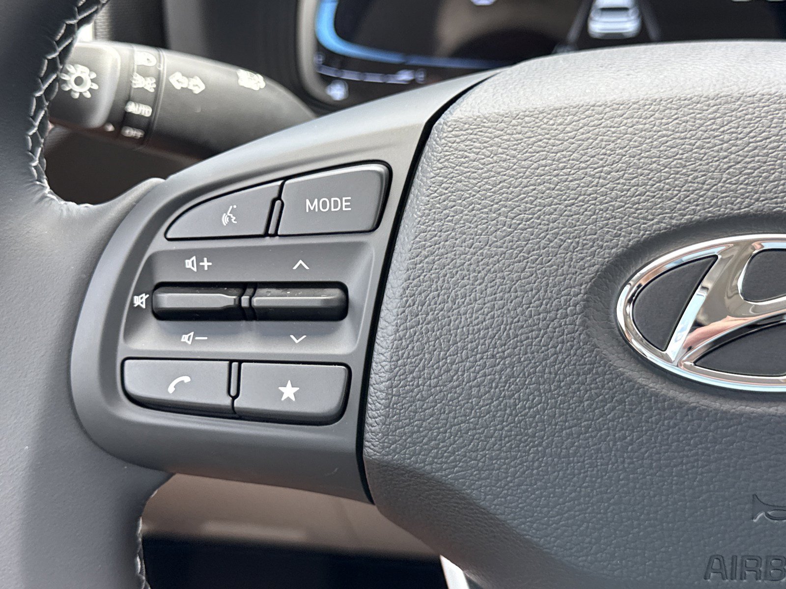 New 2026 Hyundai Venue SEL FWD image 20
