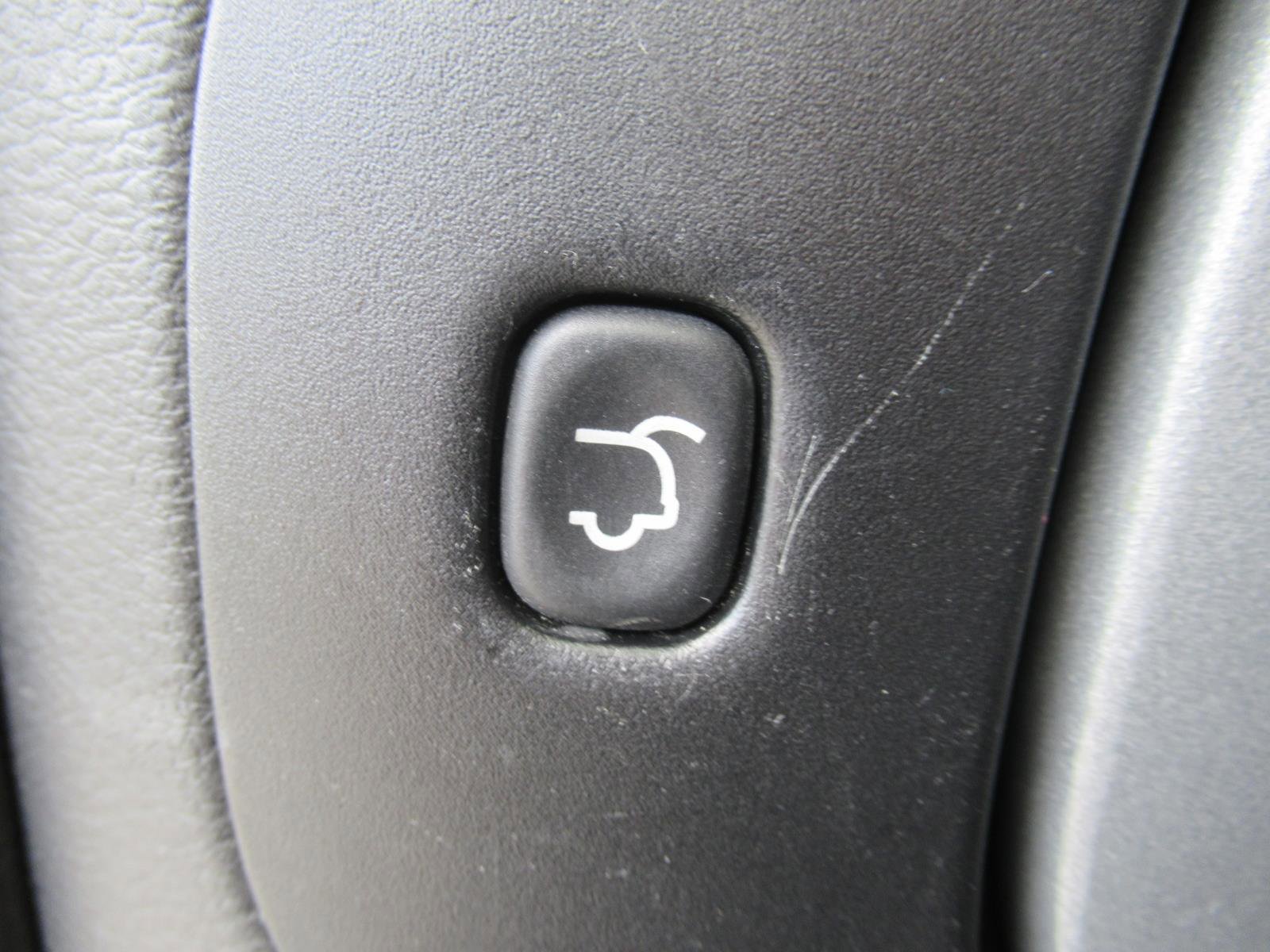 Used 2014 Jeep Cherokee Latitude w/ Comfort/Convenience Group FWD image 33
