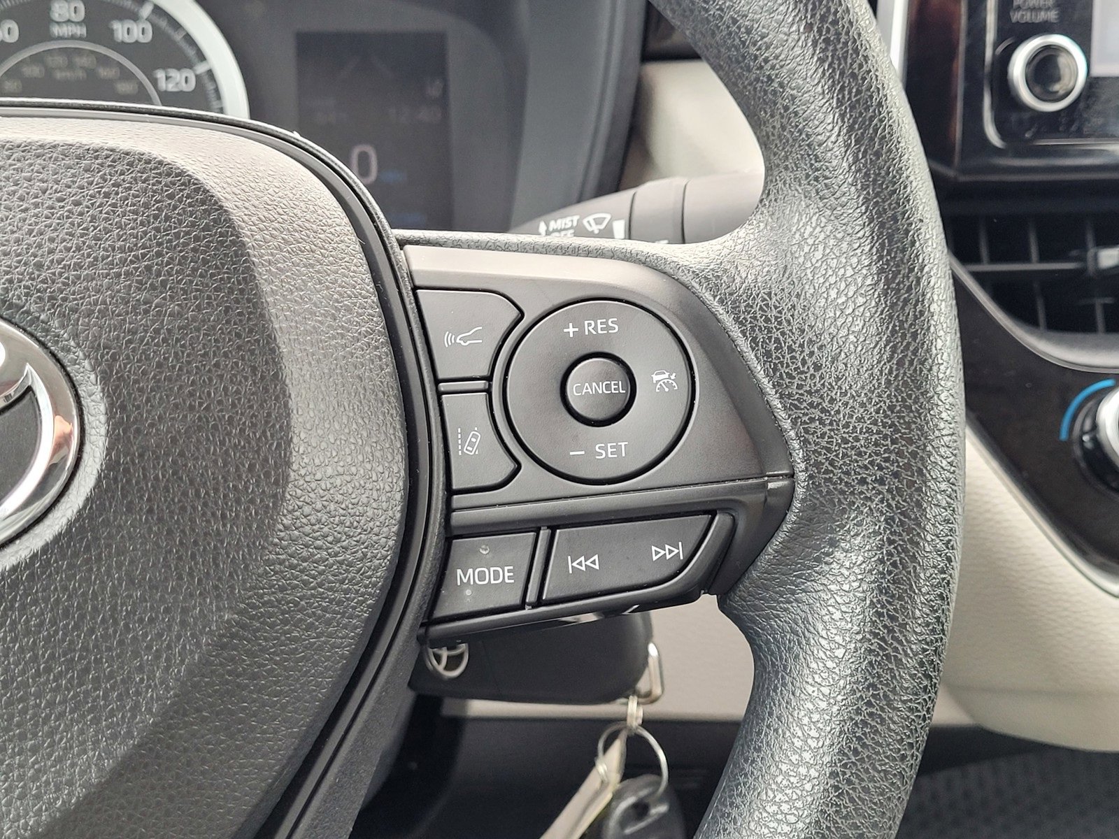 Used 2020 Toyota Corolla LE image 19