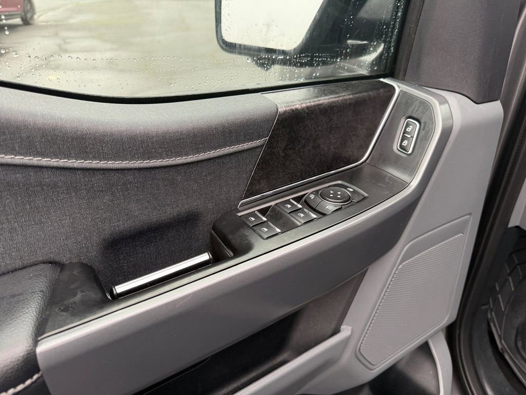 Used 2023 Ford F150 Lightning XLT image 11