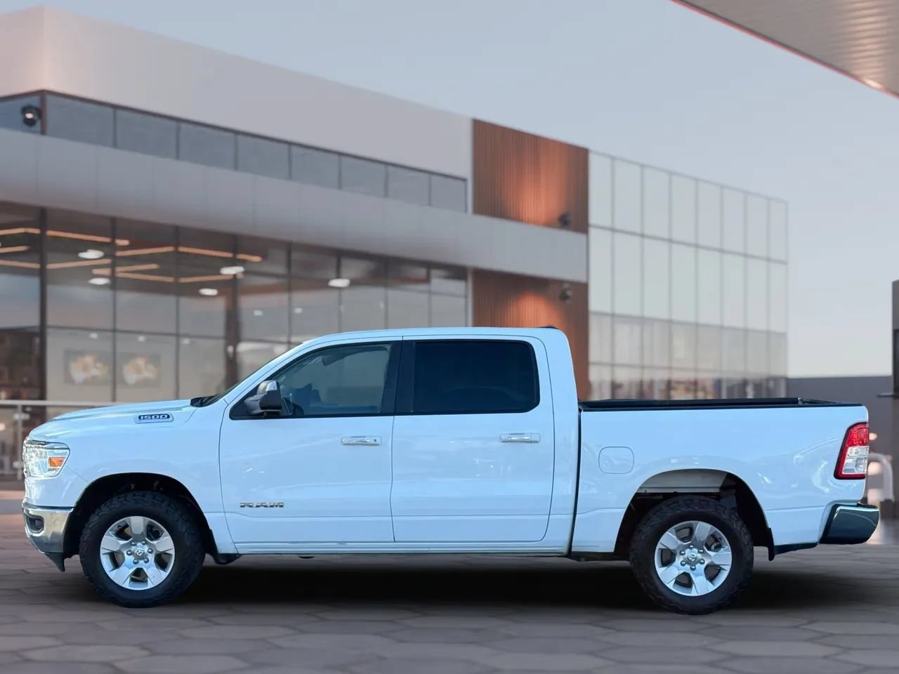 Used 2020 RAM 1500 Big Horn AWD/4WD image 3