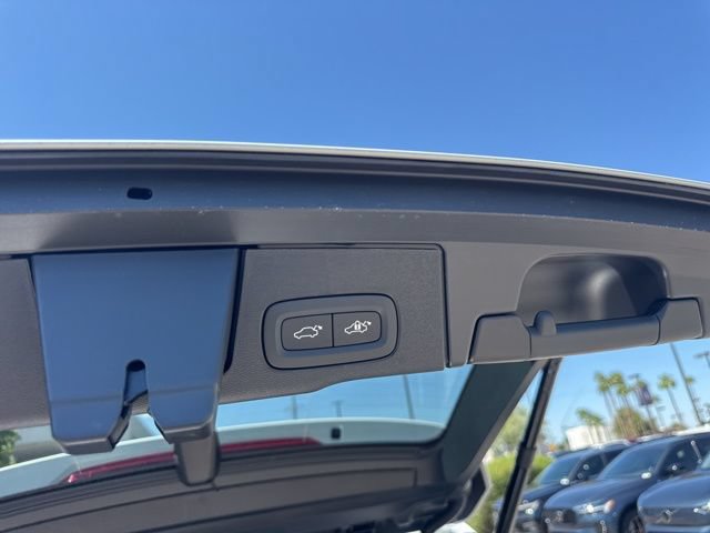 New 2026 Volvo XC60 B5 Plus w/ Climate Package AWD/4WD image 8