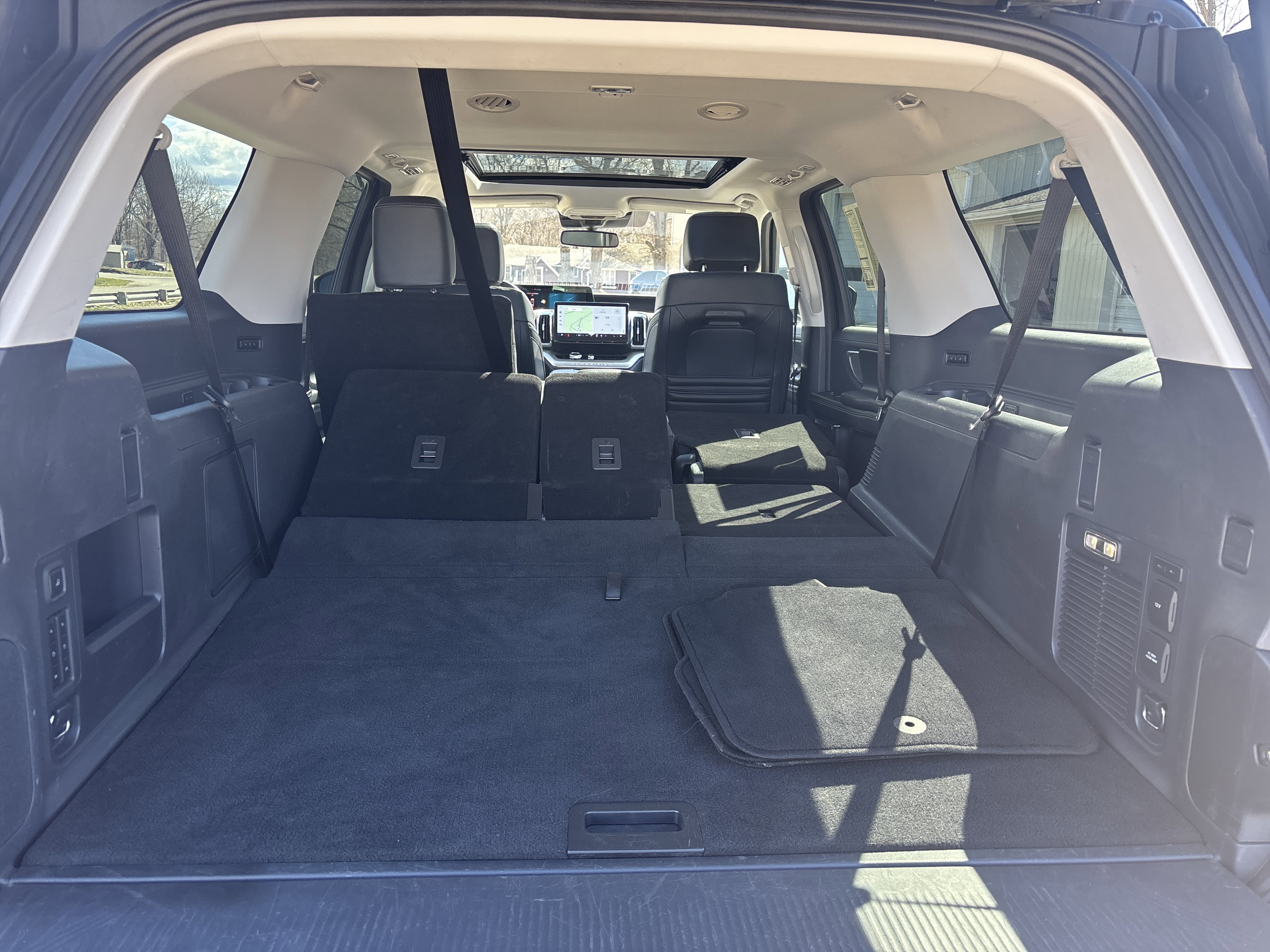 Used 2025 Ford Expedition Max Platinum AWD/4WD image 9