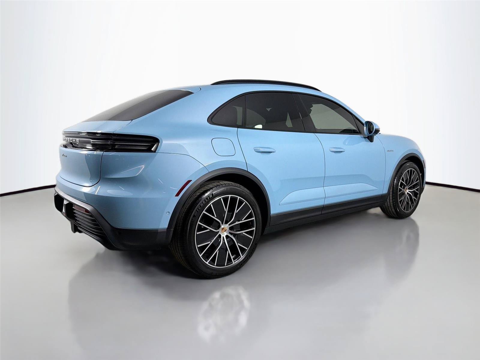 Certified 2026 Porsche Macan Electric RWD image 7