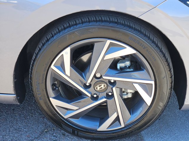Used 2025 Hyundai Elantra Sport image 26