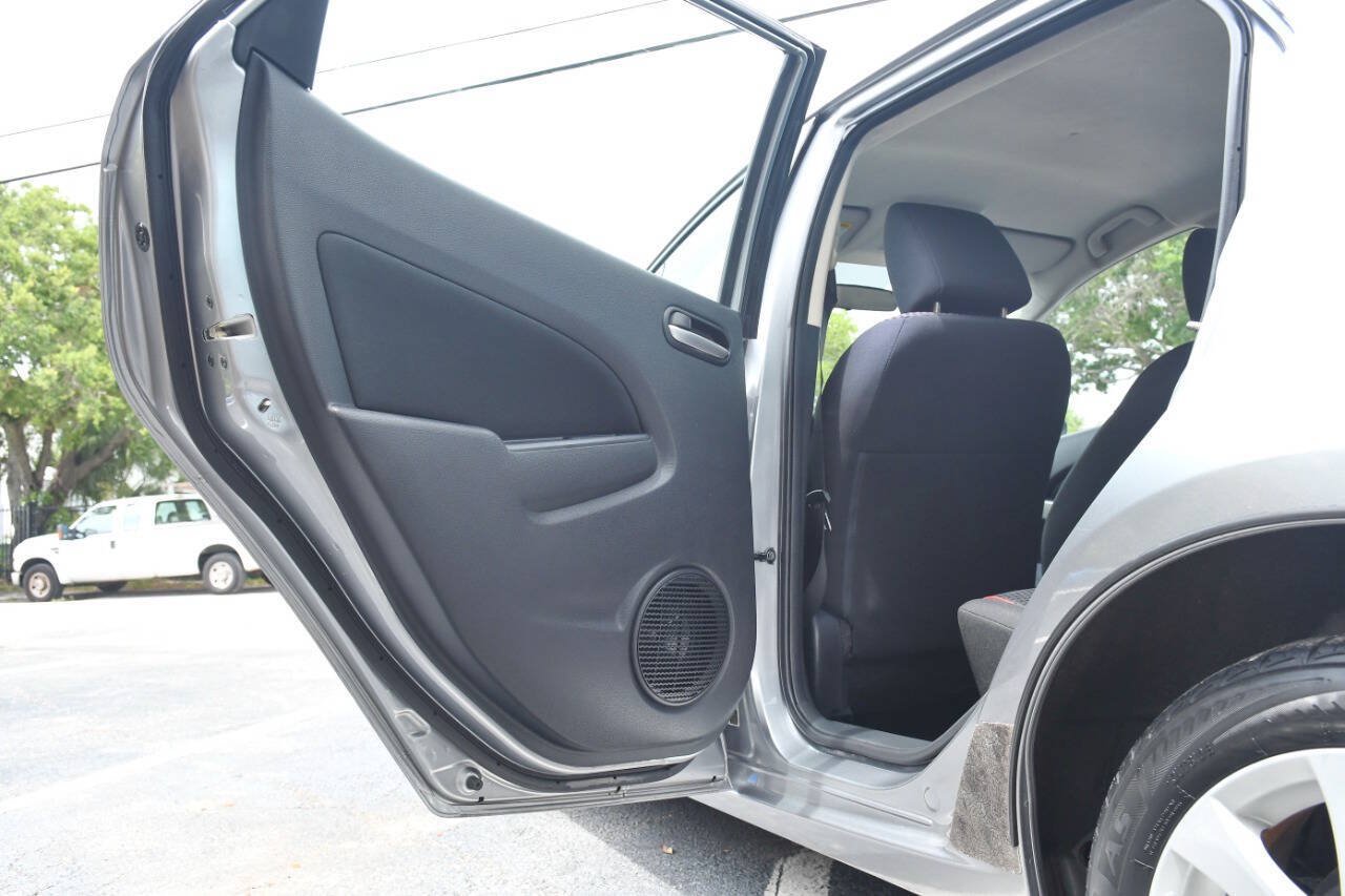 Used 2011 MAZDA MAZDA2 Touring FWD image 16
