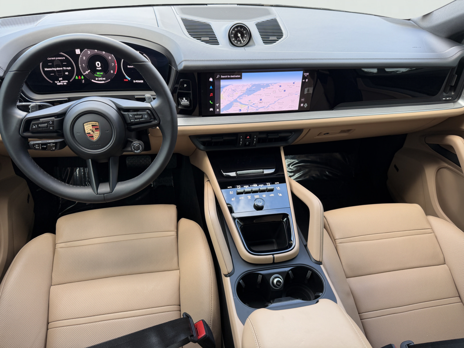 Certified 2025 Porsche Cayenne E-Hybrid Coupe AWD/4WD image 16