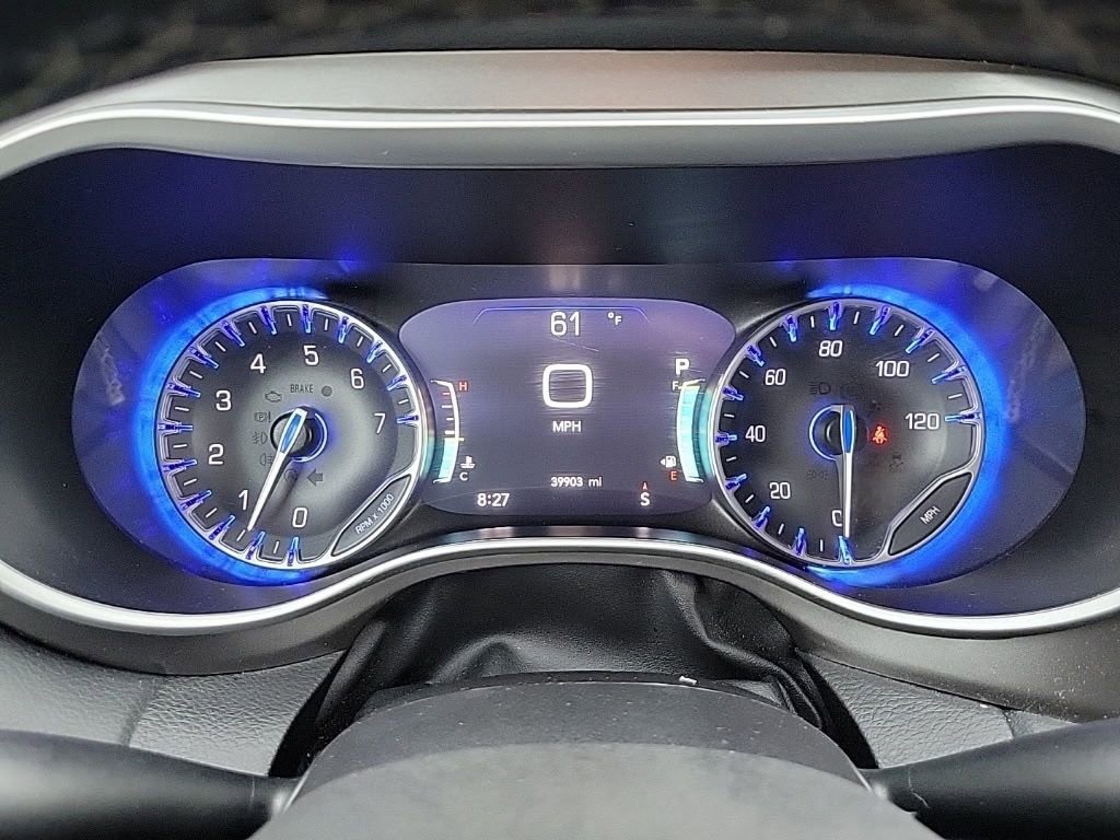 Used 2024 Chrysler Pacifica Touring-L FWD image 27