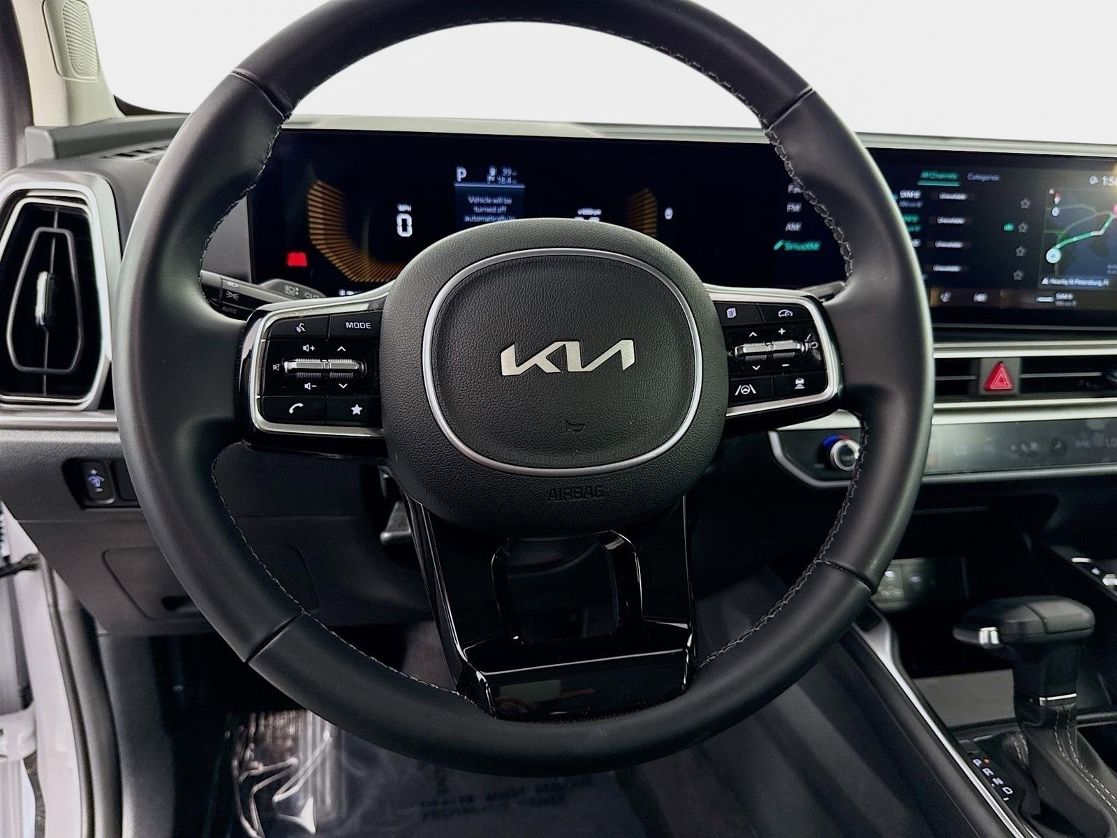 Certified 2025 Kia Sorento S FWD image 12