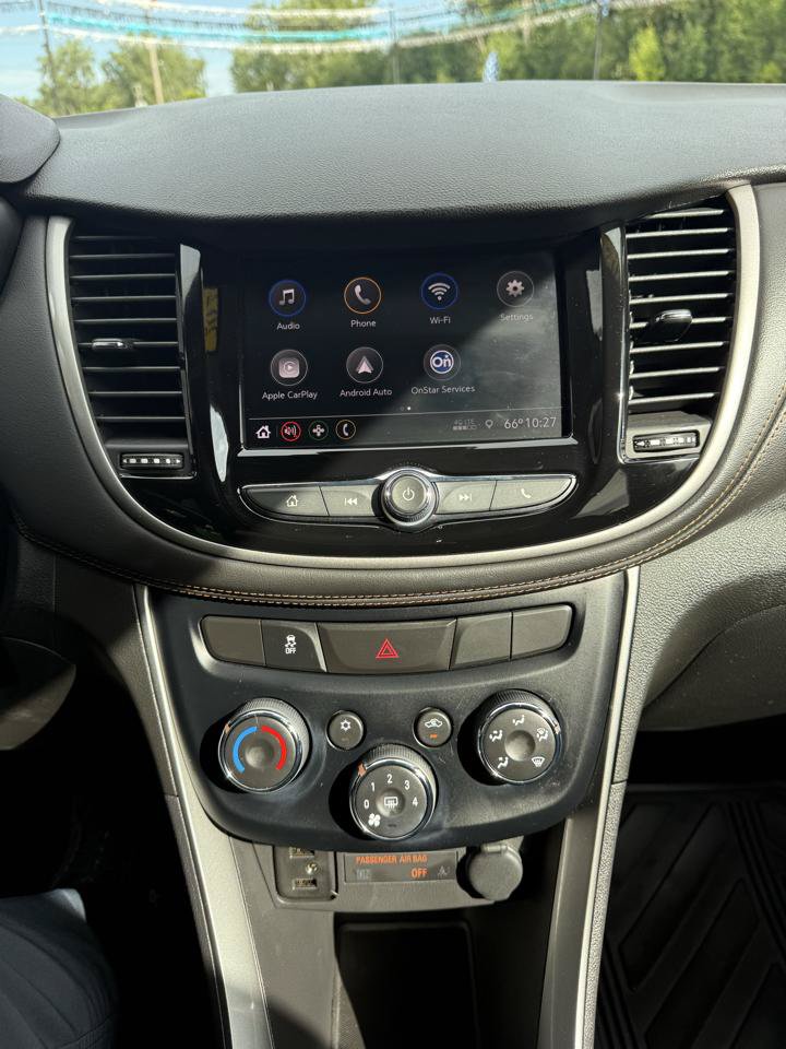 Used 2020 Chevrolet Trax LT FWD image 18