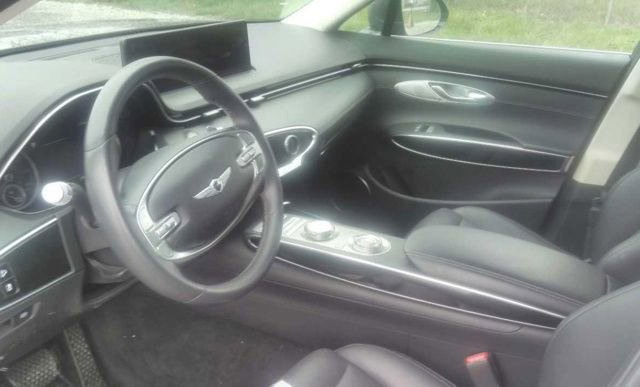 Used 2025 Genesis GV70 2.5T image 5