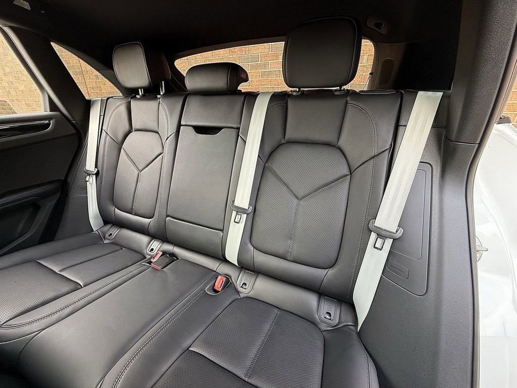 New 2026 Porsche Macan image 19