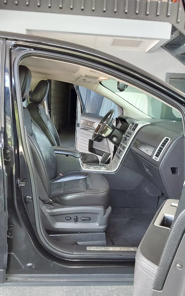 Used 2009 Lincoln MKX 2WD image 15
