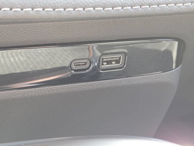 Used 2026 Buick Enclave Sport Touring w/ Power Package AWD/4WD image 9