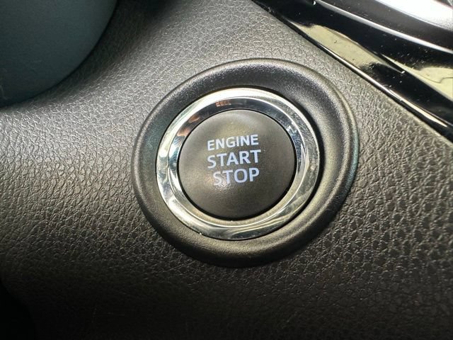Used 2020 Toyota C-HR XLE FWD image 24