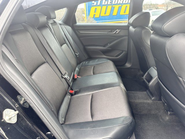 Used 2018 Honda Accord Sport image 16