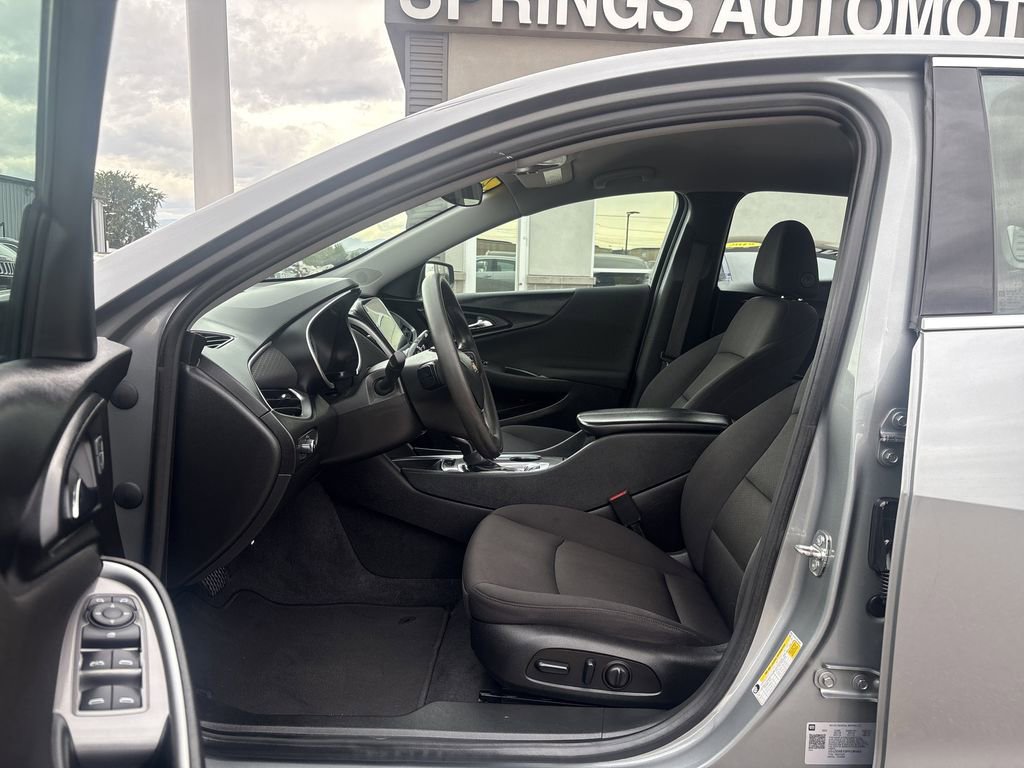 Used 2023 Chevrolet Malibu LT image 22