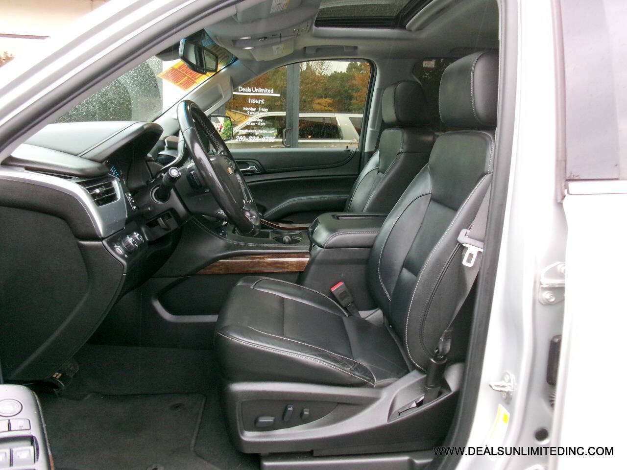 Used 2019 Chevrolet Suburban LT AWD/4WD image 9