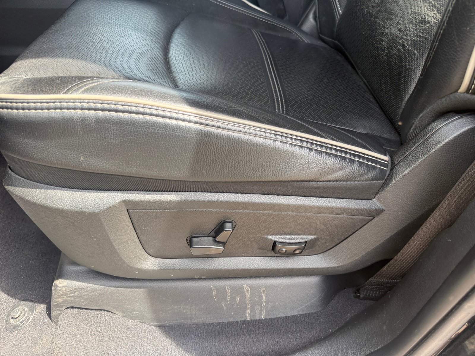 Used 2021 RAM 3500 Laramie image 15