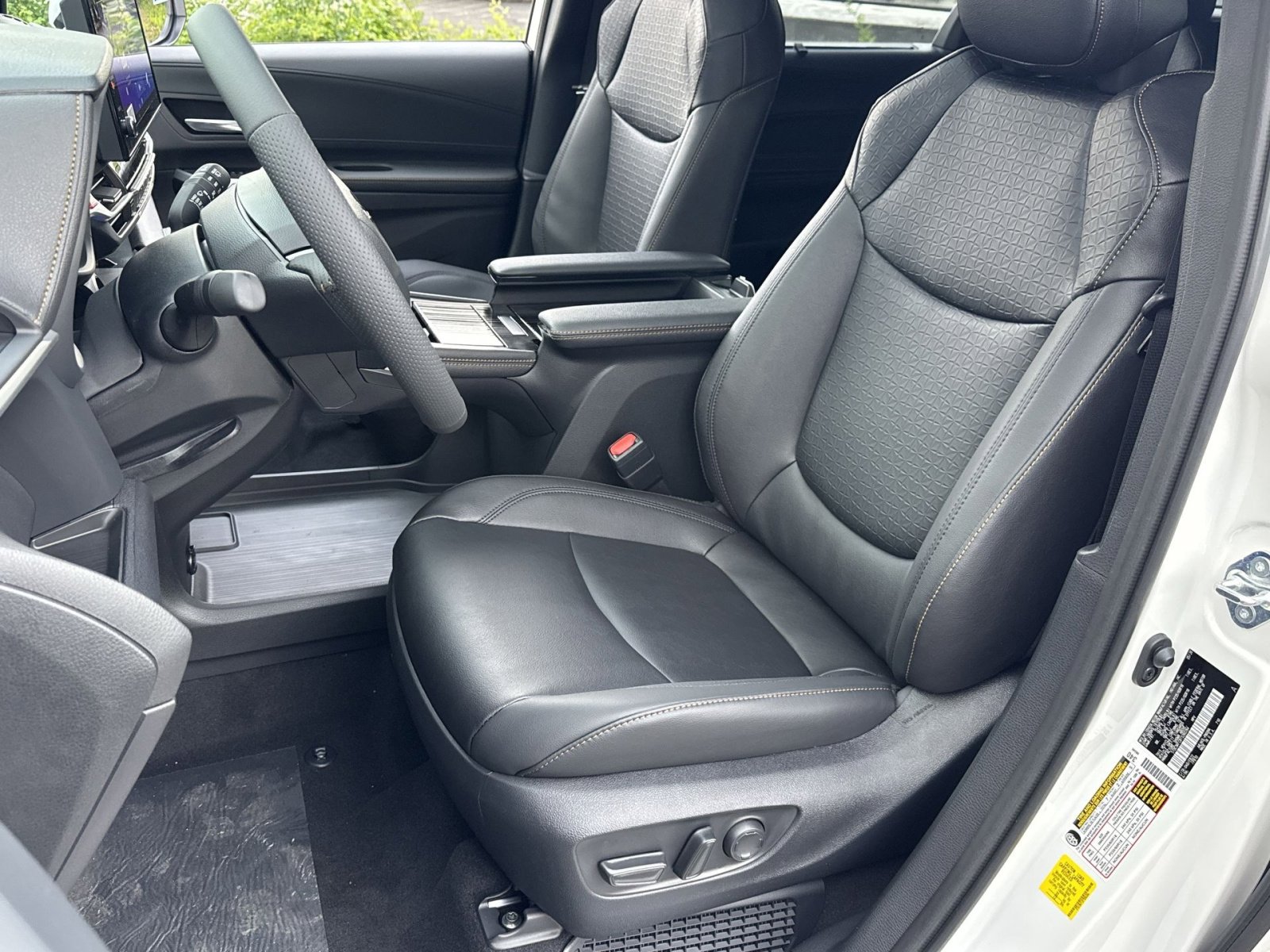 New 2026 Toyota Sienna XLE Woodland Edition AWD/4WD image 21