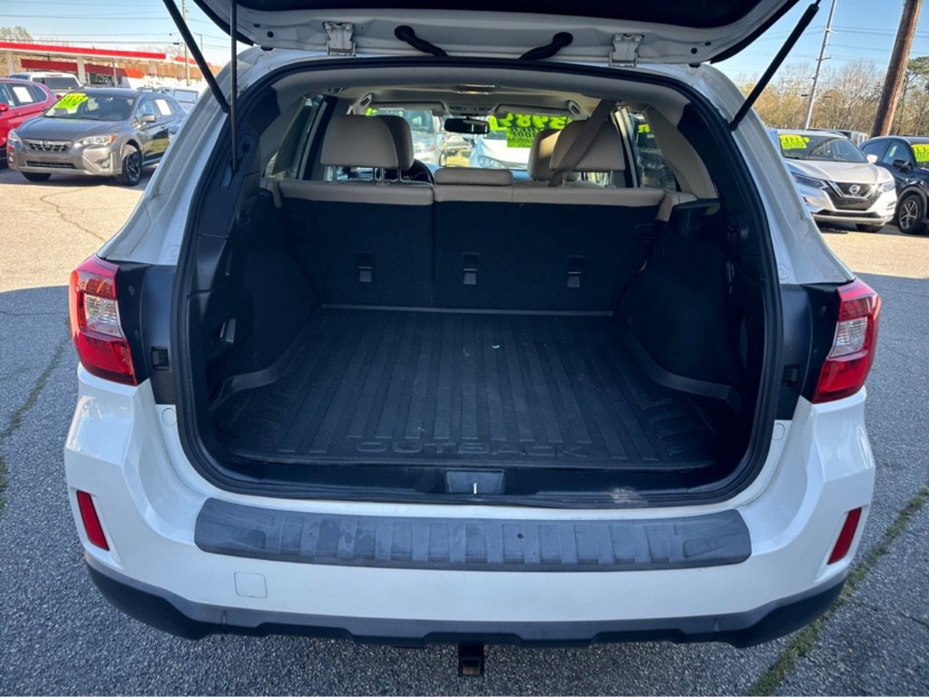 Used 2016 Subaru Outback 2.5i Limited AWD/4WD image 9