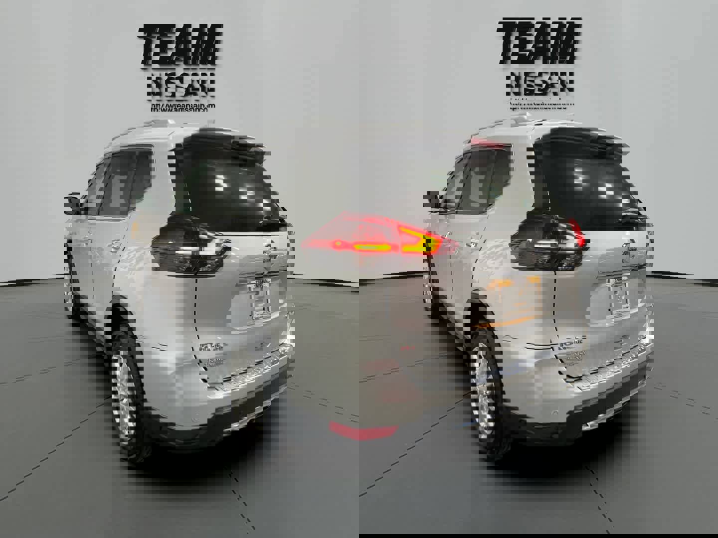 Used 2019 Nissan Rogue SV image 4