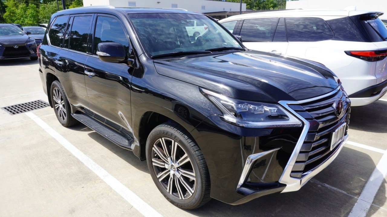Used 2020 Lexus LX 570 4WD w/ Luxury Package image 3