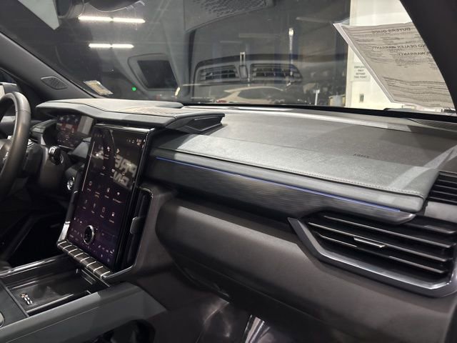 Used 2024 GMC Acadia AT4 w/ Luxury Package image 37