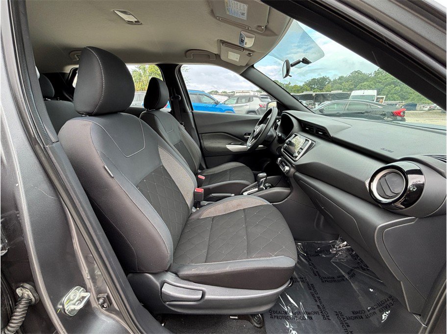Used 2019 Nissan Kicks SV FWD image 32