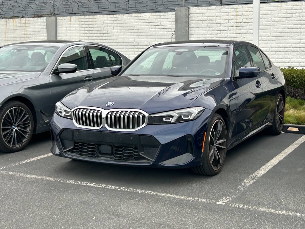 Used 2024 BMW 330e w/ Premium Package RWD image 2