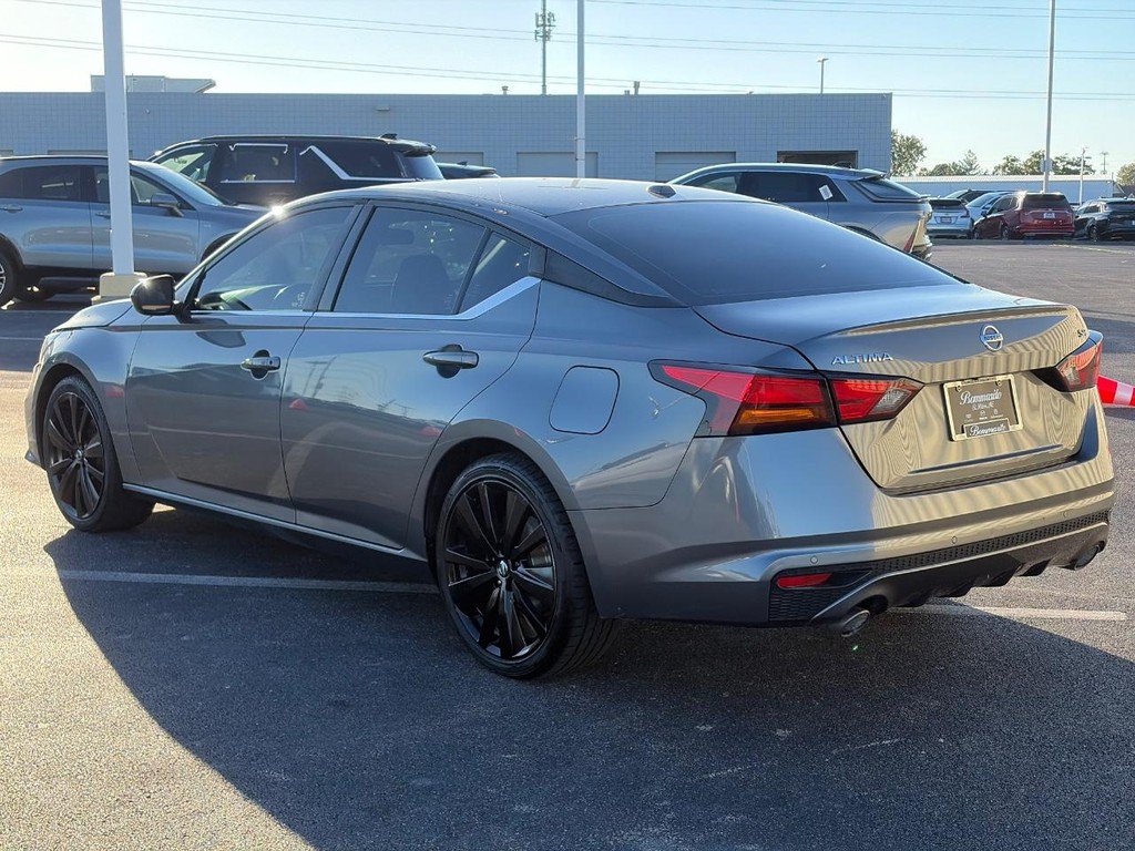 Used 2021 Nissan Altima 2.5 SR FWD image 8