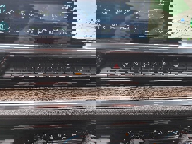 Used 2025 Chevrolet Silverado 1500 LT image 32