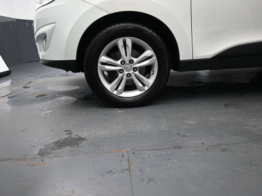 Used 2013 Hyundai Tucson GLS image 15