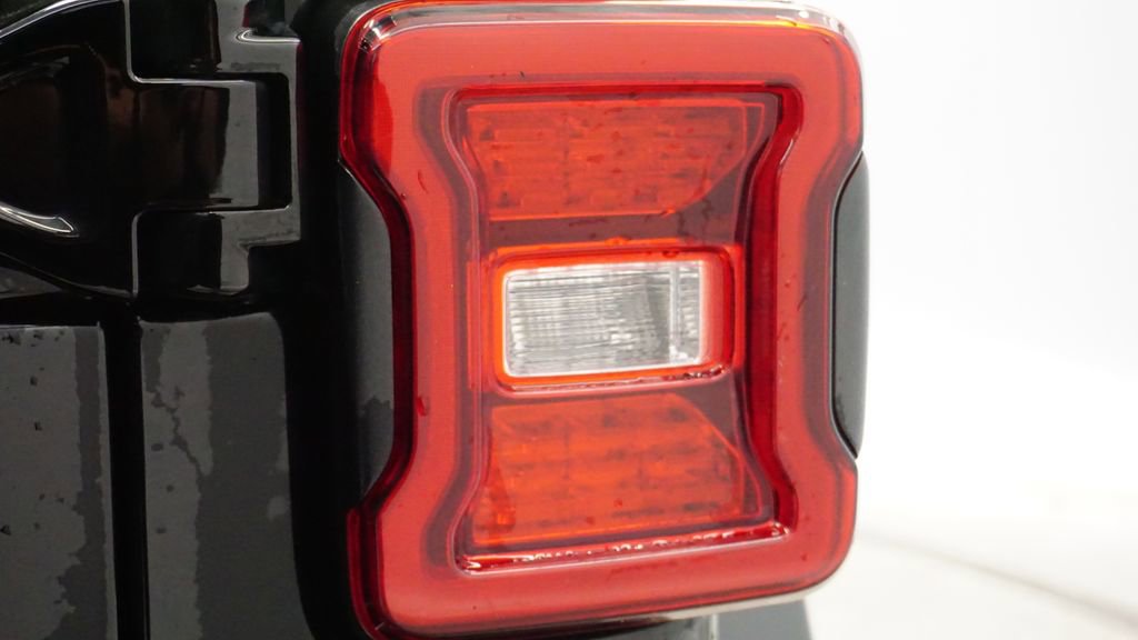 Used 2018 Jeep Wrangler Unlimited Rubicon image 15