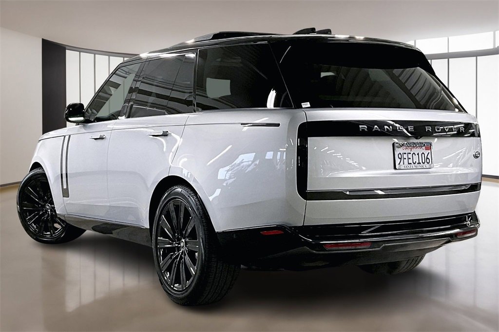 Used 2023 Land Rover Range Rover SE image 4