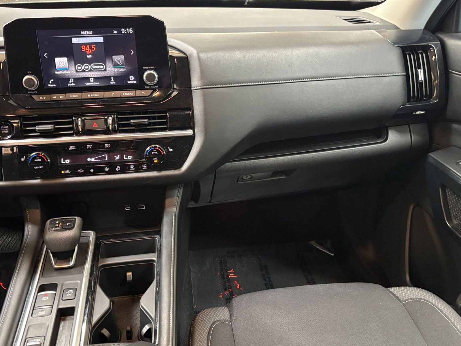 Used 2025 Nissan Pathfinder SV FWD image 38