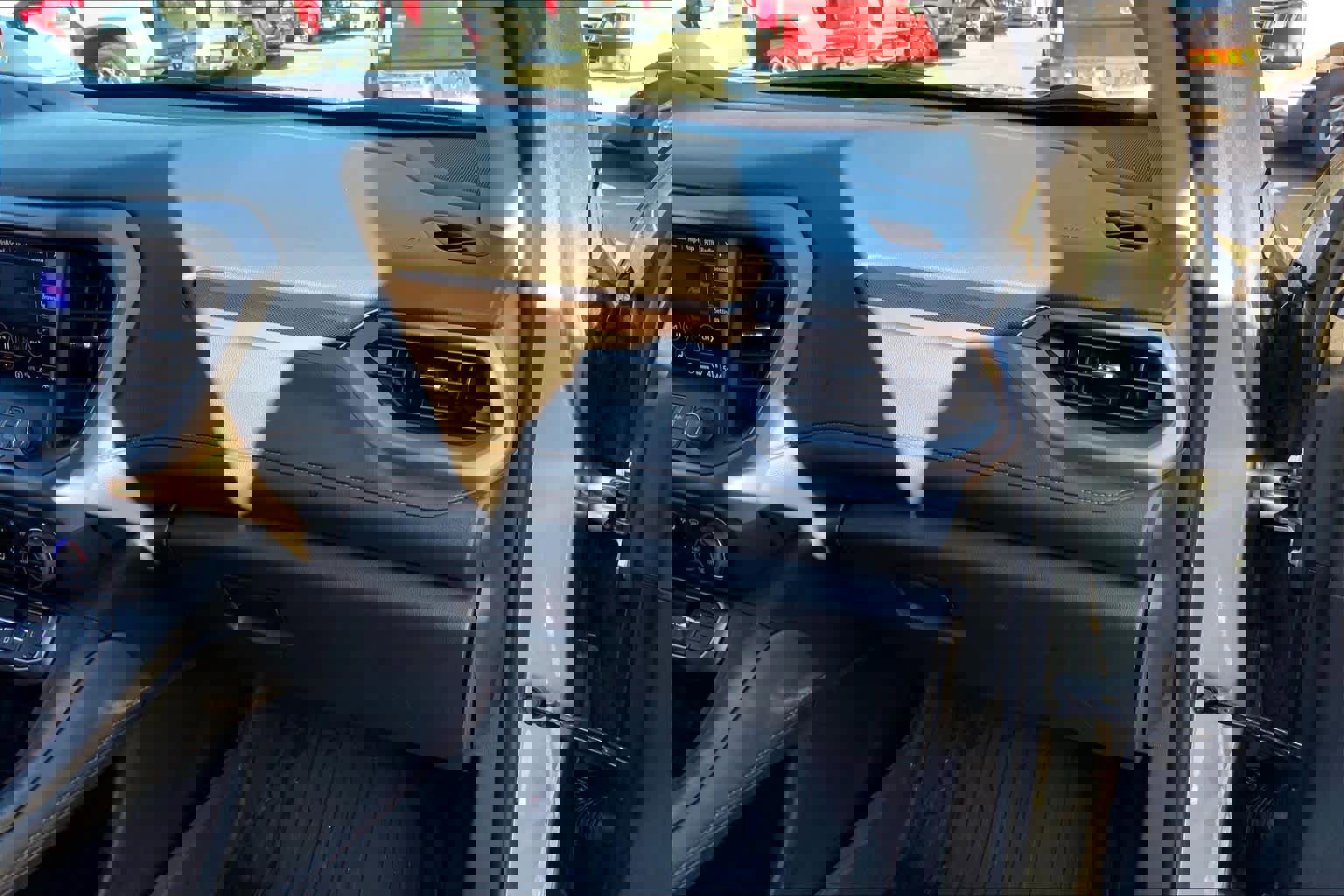 Used 2023 GMC Acadia AT4 w/ Technology Package image 17