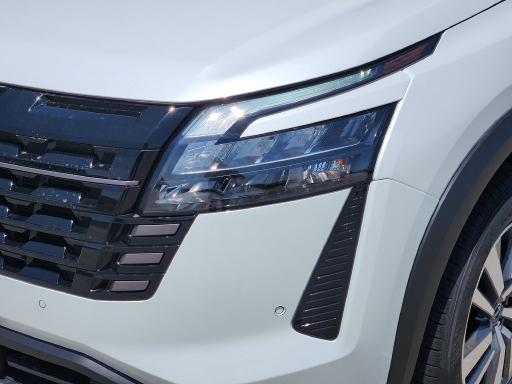 New 2026 Nissan Pathfinder SL FWD image 5