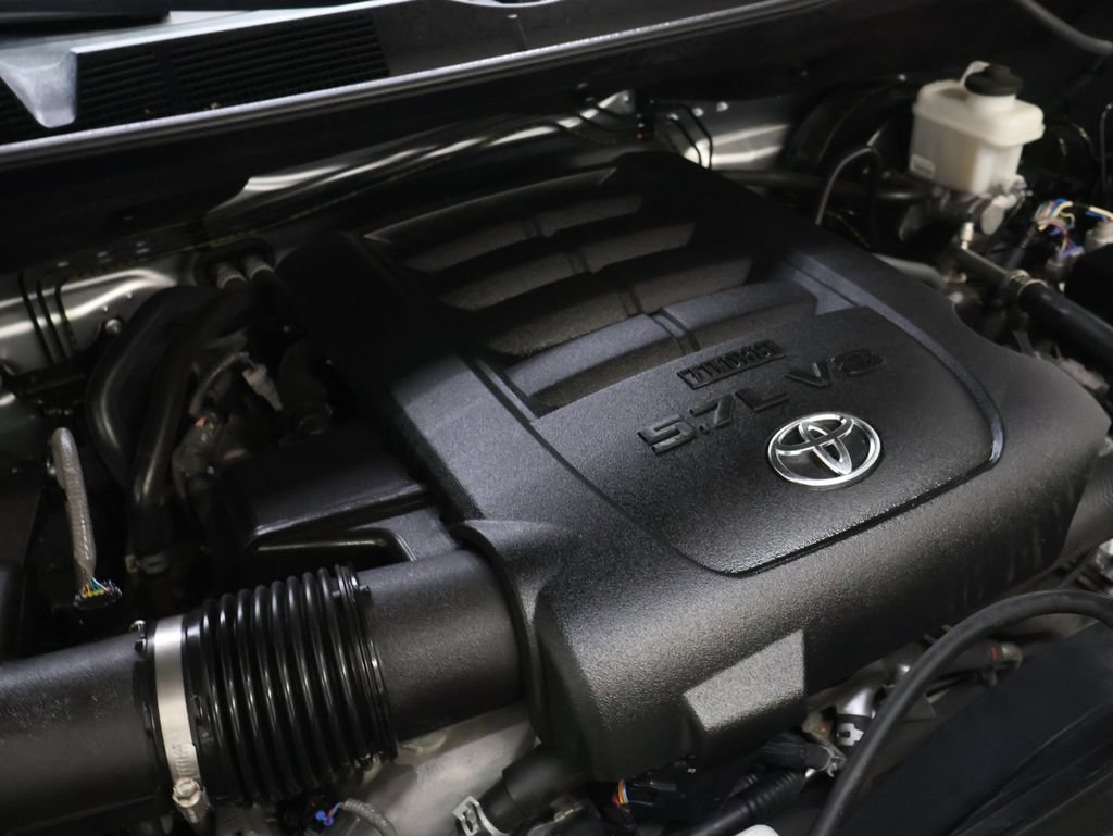 Used 2018 Toyota Tundra SR5 w/ SR5 Upgrade Package AWD/4WD image 25